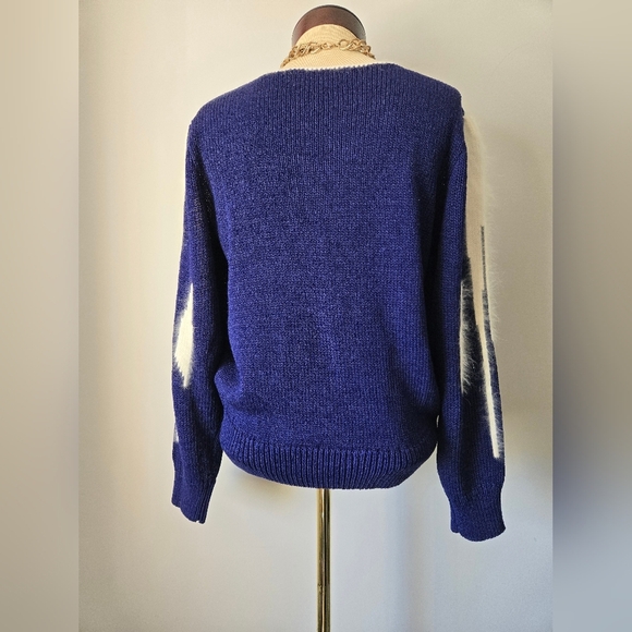 FRANCO VALERI Vintage Angora Electeic Blue and White Patterned Sweater. Large - Picture 8 of 12